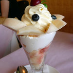 フルーツむらはた - 水密桃パフェ