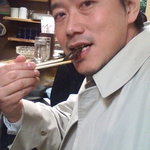 Asadachi - サンショウウオを食すヒロシ・・・。