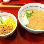 なか卯 - きつねうどん＆鶏そぼろごはん