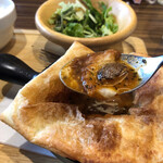東京らっきょブラザーズ - パイに包まれて幸せなスープカレー(サーモンキノコ)