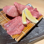 炭火焼肉 なかはら - タン元、タン下、ゲタ