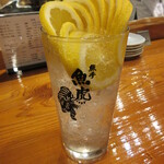 魚虎 - 生レモンチューハイ 680円