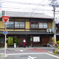 割烹たいら - 白い暖簾がかかっている所が、お店です♪