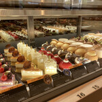 クリオロ 本店 - まぶしいくらいのキラメキです！