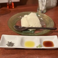 四季の蔵 右近 本店 - 幻のざる豆腐「なごり雪」