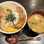 Katsuretsuya - かつ丼と味噌汁