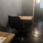 炭火焼鳥さかもり - テーブル