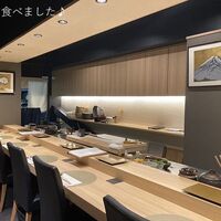 梅田 鮨 よこ田 - 『和』で落ち着いた雰囲気でGOOD。