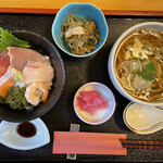 Oowada - Bランチ 900円　ミニ海鮮丼とミニかけそば