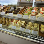 パティスリー ヨシザワ - ショーケース