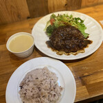 Cafe&Kitchen Reborn - ◎ハンバーグステーキ(サラダ・雑穀米・スープ) 300g
                            ¥920