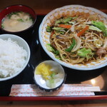 さかね食堂 - 焼きそば定食