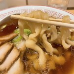 超多加水自家製手揉み麺 きたかた食堂 - 極太麺リフト