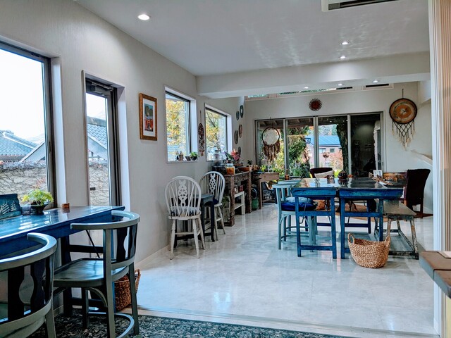 Himalayan Art House&Cafe Astralis （ヒマラヤン アート ハウス&カフェ アストラーリス） 城野（JR