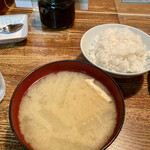 Takou - 大根とお揚げさんの味噌汁。ご飯ほ一回だけおかわり出来ます。