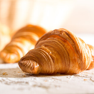 商品も雰囲気も全てフランスをイメージ。お好きなパンをどうぞ