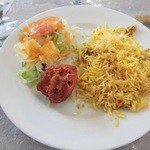 カシミール - ビリヤニとタンドリーチキン、サラダ