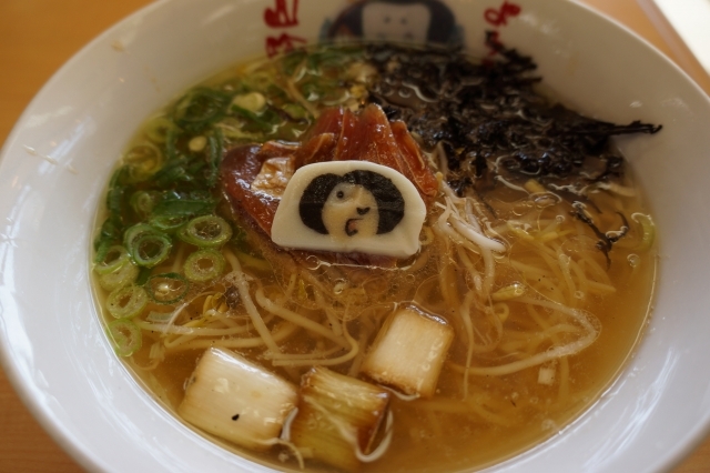 鬼太郎まぐろラーメン どんぶり ＠境港 フルーツスイーツや海鮮丼