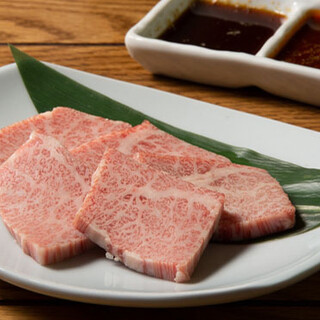 肉質の良い宮崎牛をご提供！秘伝のタレと一緒に楽しむ