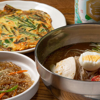 箸休めや〆にも！「チヂミ」や「冷麺」などサイドメニューも多彩