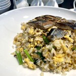 中国料理 翡翠宮 - 秋刀魚が生姜の炒飯