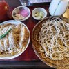 やまびこ - 海老かつ丼セット1298円(税込)
お蕎麦は強いコシで歯応え抜群！めんつゆは香りがとても良いけどさっぱりしていて、お蕎麦の味を邪魔しない。
海老かつ丼のご飯は硬めに炊かれていて粒立ちも良く美味しい♪