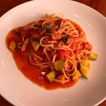 Pasta&Cafe LA☆COLLINA - ベーコンと ズッキーニのトマトソース！