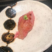 キャラバン - 牛肉の炙り寿司