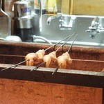 梶川 - 目の前で次に供される鮎が炭火焼きされてます