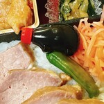 崎陽軒 - 豚の形をした叉焼のタレ