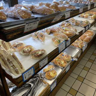 ラッキーベーカリー_0