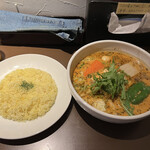 SOUP CURRY KING セントラル - 牛スジ豆腐カリー　辛さKING  ライス普通盛