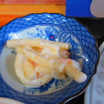 お食事処 河童 - 日替わりワンコインランチ・豚肉ロース黒胡椒焼き定食　５００円（税込）のマカサラのアップ【２０２２年１１月】