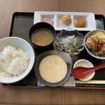 Shizuoka Gyouza Torikaraage Kyabetsu - 自然薯とろろごはん定食