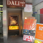 Cafe DALI - ここから階段を降ります