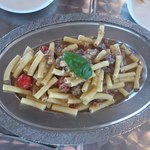 ピッツェリア ジンガラ - 牛肉のラグーソースナポリ風大皿