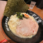 Yokohama Ie Kei Ramen Kouraiya - 