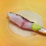 蒼 - 串本より神経締めシマアジ、お米と中国甘酒のソース