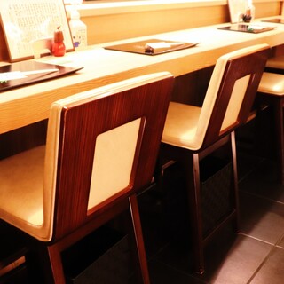 職人による繊細な日本料理を愉しんでいただけるお席です。