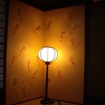 祇園 川上 - 屏風と灯り.JPG