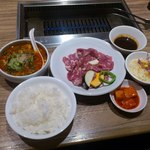 さんか亭 - 【2013年05月】ラムジンランチ＠700円、＋ハーフユッケジャンスープ＠200円。