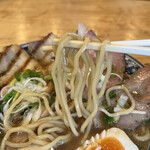 拉麺 えぼし - 麺は中太麺