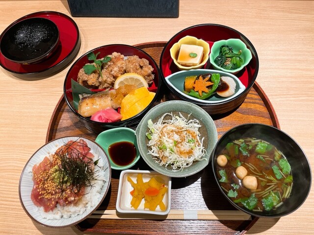 主役がいっぱいの彩り二段弁当』by 赤鯉 ジュード : 和っぷる (wapple