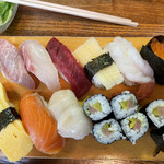 とも寿司 - ランチおまかせ握り 9カンとトロたく６個