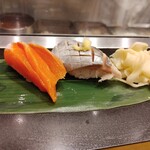 立食い寿司 根室花まる - サーモン、トロにしん