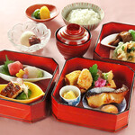 Special three-tier heavy Bento (boxed lunch)
