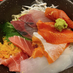 Hacchouborisushitajima - 本日限定5食丼：内容が本日限定　具たっぷり