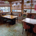 沖縄料理 美ら結 - テーブル席