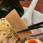 酒肴場 屯 - メンマは材木系。味付けは控えめ