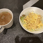 ステーキハウス ビーフ スターズ - セットのスープとミニサラダ